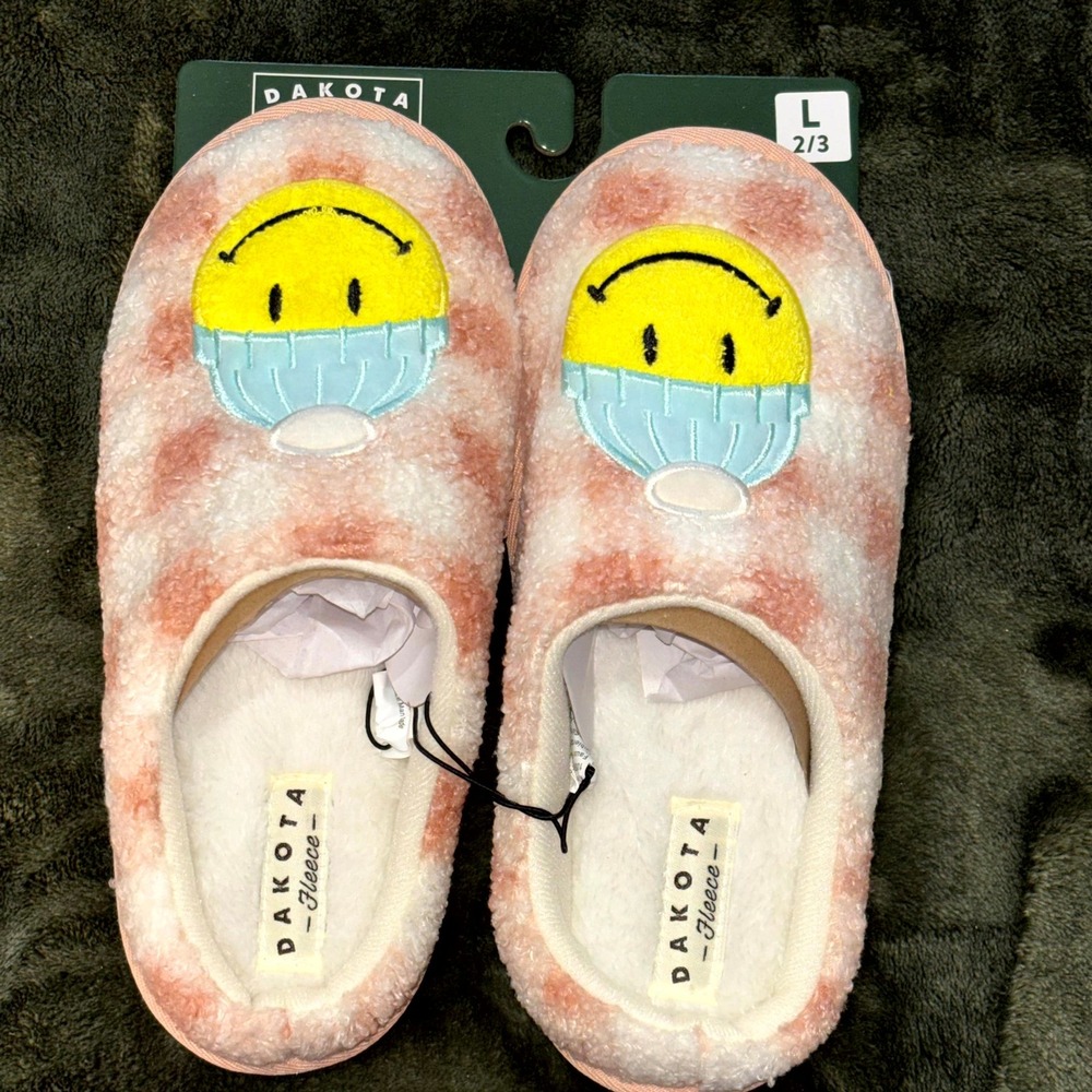 Dakota Fleece Slippers Girls L2/3 Pink Plaid Lined Smiley Face Mask Cozy Comfort